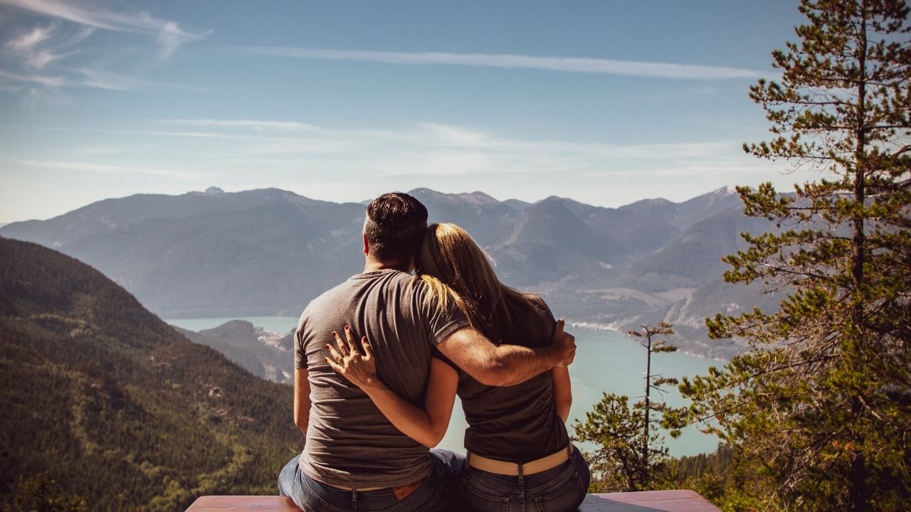 ¿Cómo materializar la pareja en este plano físico?